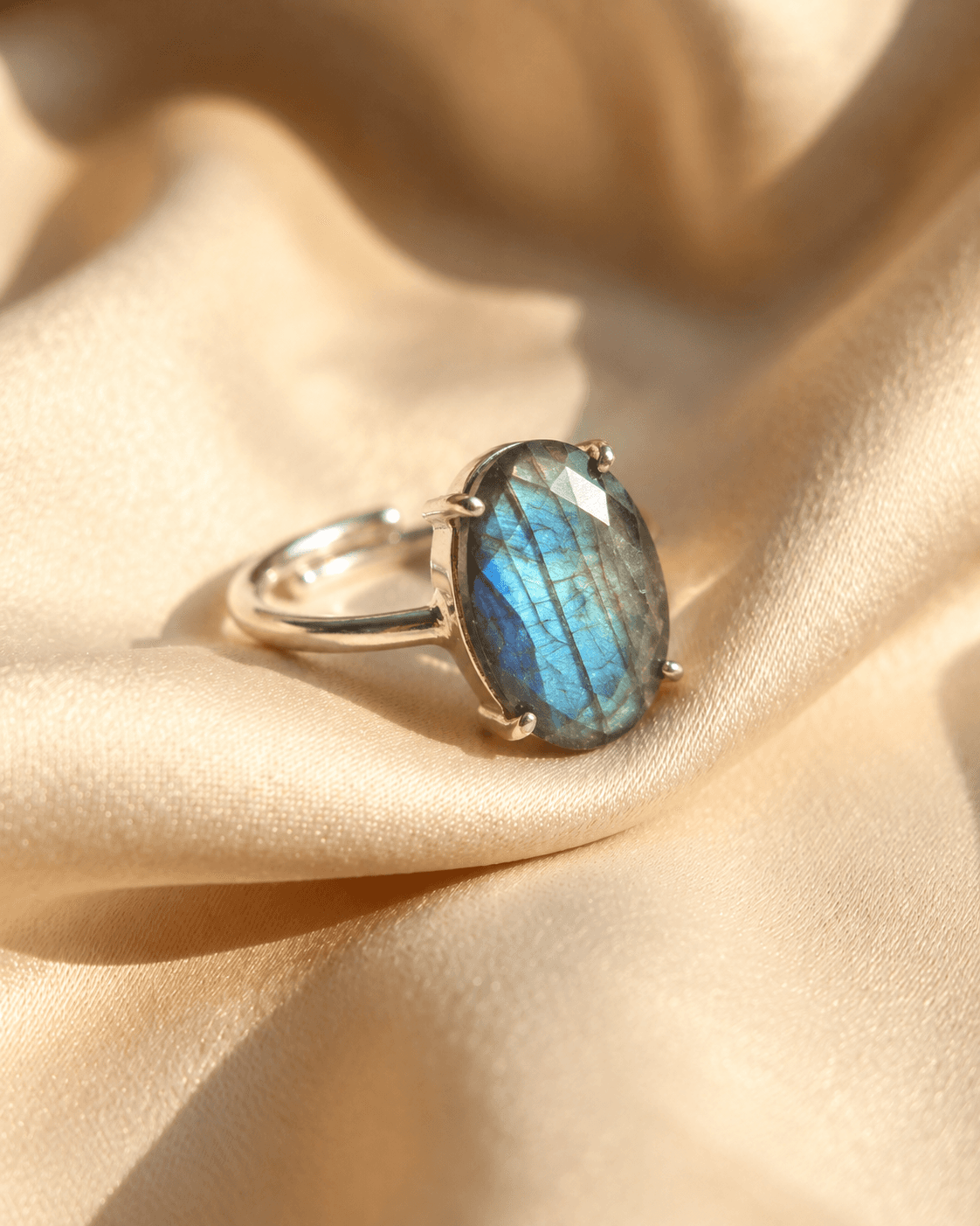 Labrarorite Ring